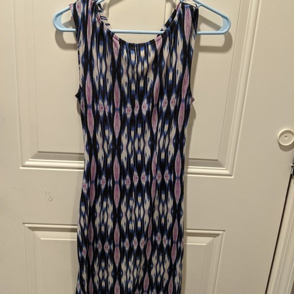 Form fitting and flattering - Picture 3 of 4